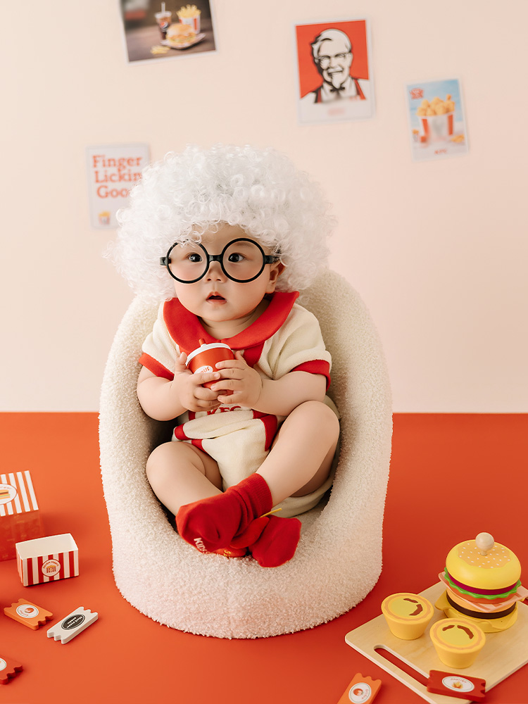 Baby Food With Chicken - Rekwizyty do sesji zdjęciowej 100-dniowej urodziny