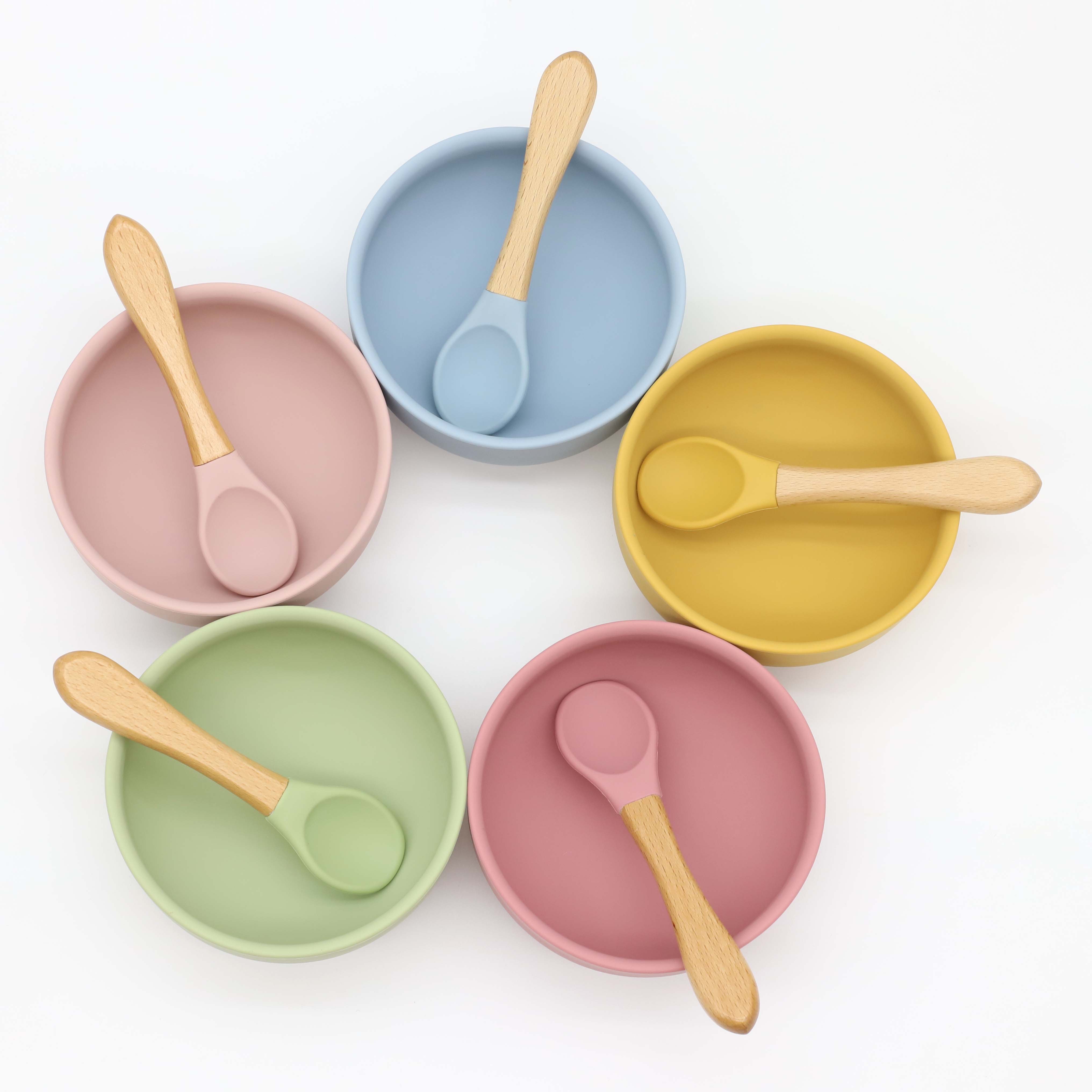 Silikonowa miseczka z przyssaw – Baby Food Guide recenzja i cena
